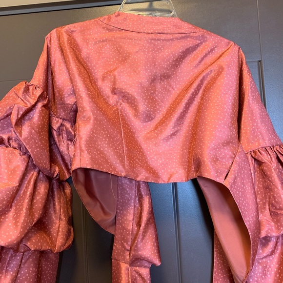 Keepsake Medium Set in Stone top w/Ruffles - Picture 7 of 8